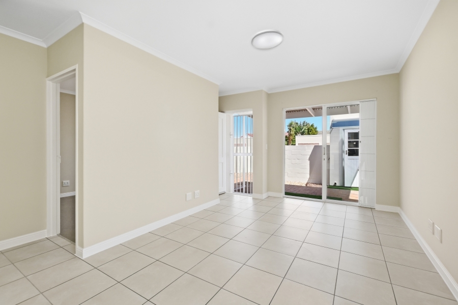 2 Bedroom Property for Sale in Sunningdale Western Cape